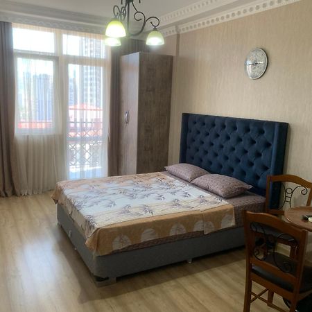 Berapartment With Mountain View Batumi Zewnętrze zdjęcie