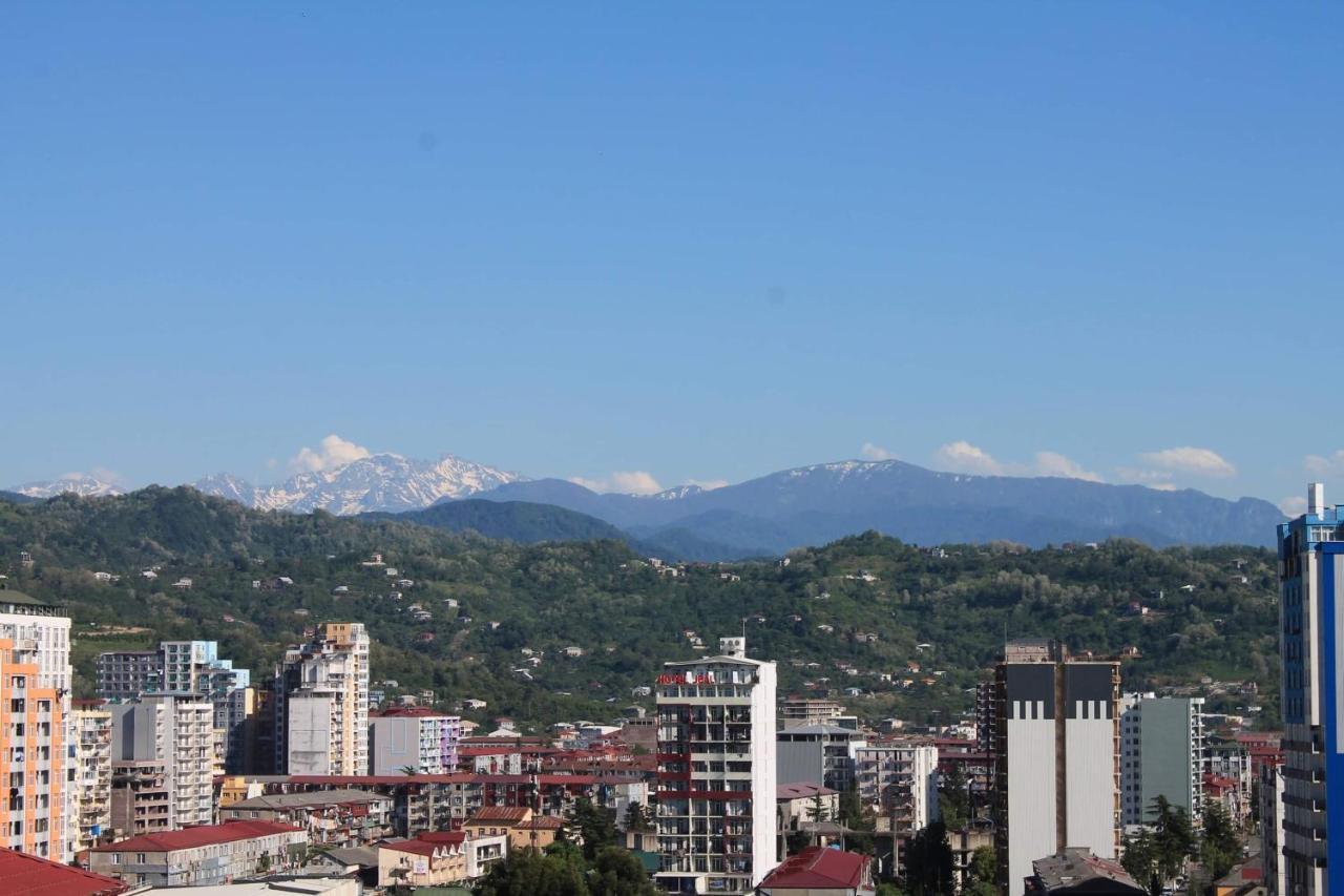 Berapartment With Mountain View Batumi Zewnętrze zdjęcie
