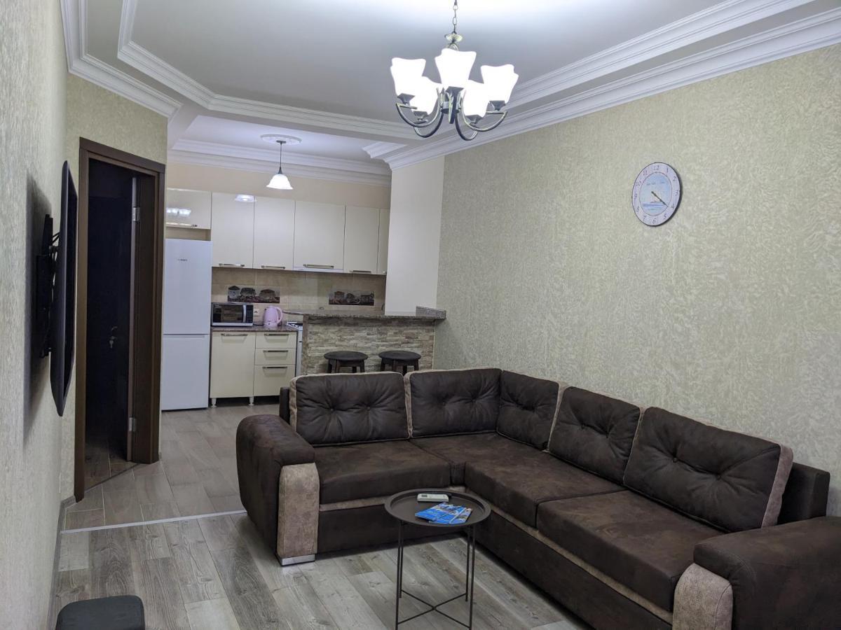 Berapartment With Mountain View Batumi Zewnętrze zdjęcie